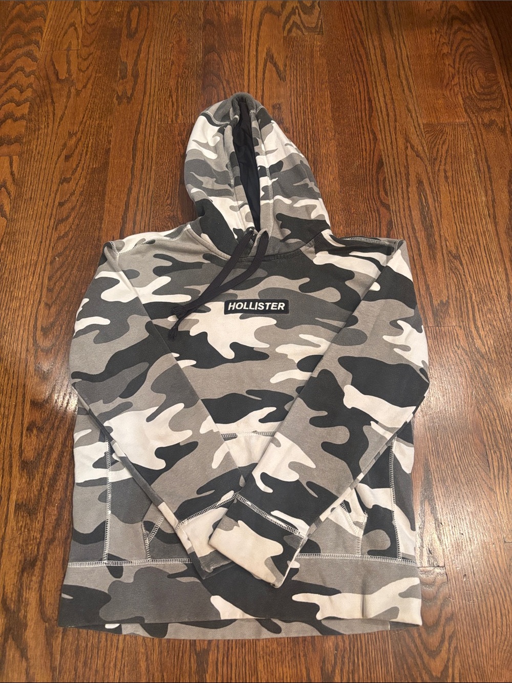 Hollister Men’s  Camouflage Pullover Hoodie in Gray & Black
